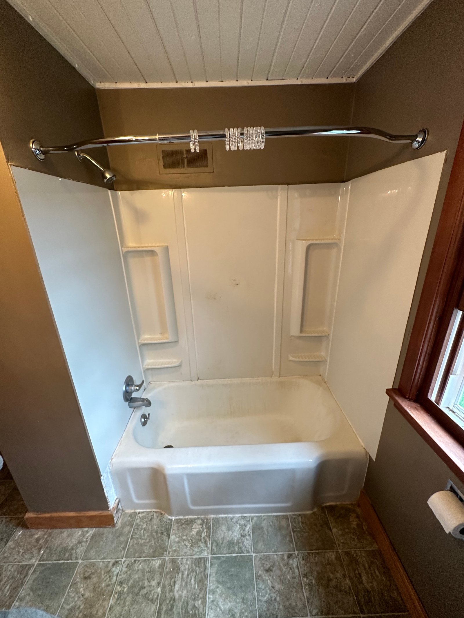 Bathroom before remodel 24